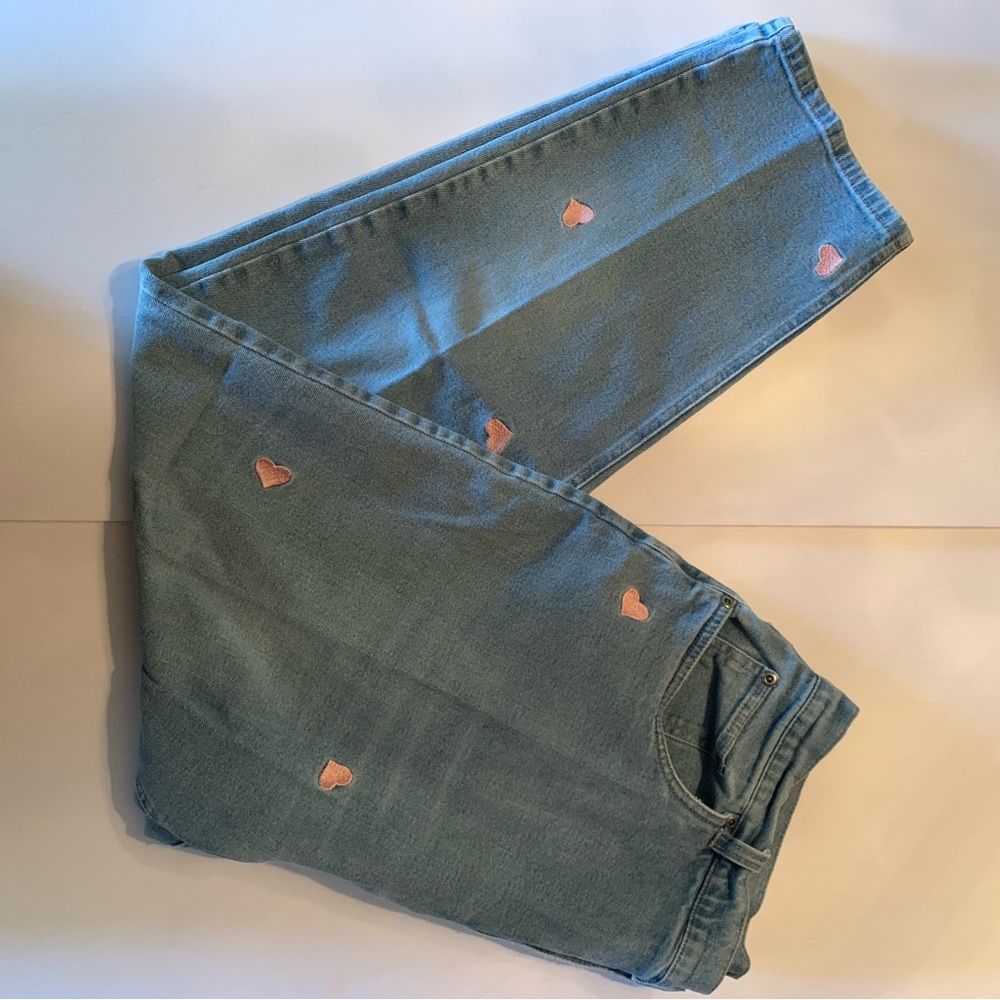 Vintage embroidered 💕 heart jeans